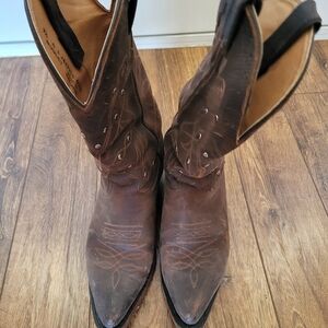 Women’s Brown Distressed Leather Western Heeled Boots